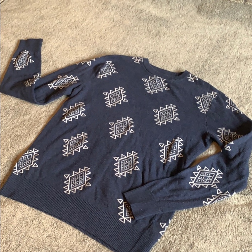 Forever 21 blue patterned sweater